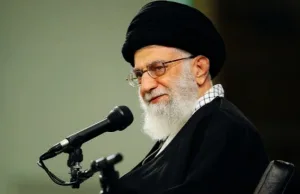 Mengenal Sosok Ali Khamenei: Ulama, Politikus dan Figur Sentral Kekuasaan Iran