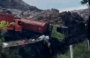 Longsor TPST Bantargebang: Truk Sampah Nyaris Tertimbun, Nasib Korban Belum Jelas
