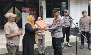 Berani Gagalkan Curanmor, Ibu Rumah Tangga di Kampung Setu Dapat Penghargaan 