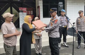 Berani Gagalkan Curanmor, Ibu Rumah Tangga di Kampung Setu Dapat Penghargaan