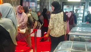 Diserbu Ibu Rumah Tangga, Harga Daging di Bekasi Bersaing dengan Pasar Tradisional