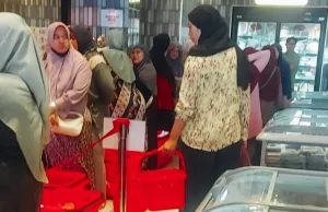 Diserbu Ibu Rumah Tangga, Harga Daging di Bekasi Bersaing dengan Pasar Tradisional