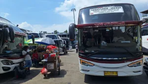Prediksi Lonjakan Pemudik pada 18-20 Maret di Terminal Induk Bekasi