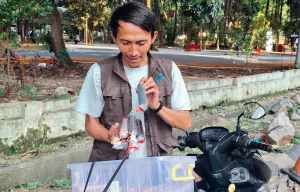 Dari Rawalumbu hingga Alun-Alun, Andri Jualan Dodol Keliling Buat Tambahan Penghasilan