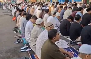 Jangan Salah Niat, Ini Lafal yang Benar Salat Idulfitri