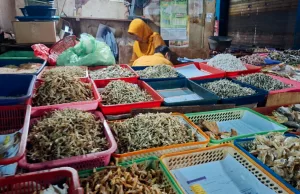 Harga Ikan Asin di Tambun Naik 2 Kali Lipat Buat Oleh-Oleh Mudik