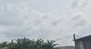Sedia Payung dan Jas Hujan, BMKG: Hujan Ringan Dipediksi Turun Siang Ini di Bekasi