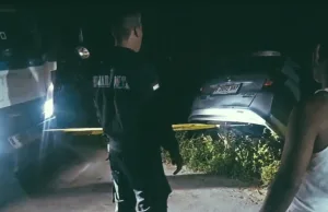 Mobil Sigra Nyemplung di Kali Tarumajaya, Polisi: Pengemudi Kaget Injak Gas dan Banting Stir