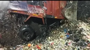 Delapan Truk Berhasil Dievakuasi Usai Longsor Sampah di TPST Bantargebang