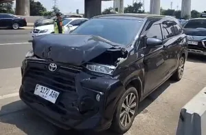 3 Mobil Tabrakan Beruntun di KM 10 Cikunir, Istri Pengemudi Alami Syok