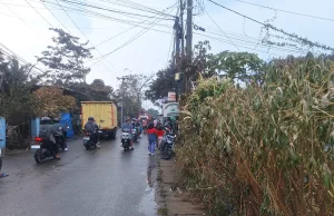 Di Balik Kemajuan Cimuning: Banjir, Kemacetan, hingga Risiko Instalasi Energi