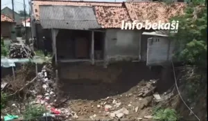 4 Rumah di Desa Kalijaya Tergerus Kali Cikarang, Dua Sudah Hilang Sisa Pondasi