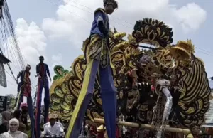 Odong-odong Ngarak Bocah Sunat Hiburan Warga Bekasi di Tengah Moderenitas
