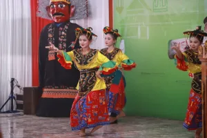 Bertahan di Tengah Kawasan Industri, Topeng Betawi Jadi Ikon Budaya Bekasi