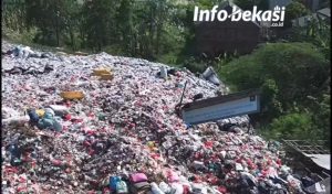 Respons Keluhan Warga, Plt Bupati Bekasi Bubarkan TPS Ilegal Beroperasi Belasan Tahun