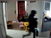 Siang Bolong, Rumah di Bekasi Utara Dibobol Maling Pelaku Terekam CCTV