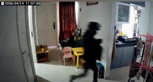 Siang Bolong, Rumah di Bekasi Utara Dibobol Maling Pelaku Terekam CCTV