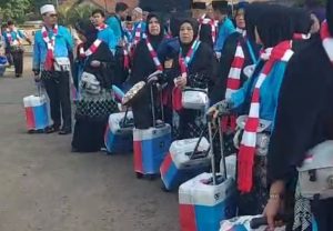 100 Calhaj Lansia Asal Bekasi Berangkat Haji Kloter Pertama