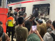 Kecelakaan Kereta di Bekasi Timur: Mobil Terseret dan Gerbong Rusak Parah