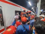 Kecelakaan Kereta di Bekasi Timur: Mobil Terseret dan Gerbong Rusak Parah