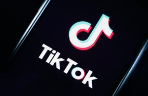 Komdigi Nonaktifkan 780 Ribu Akun Tiktok di Bawah Umur, Roblox Masih Belum Patuh