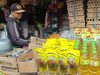 Minyak Kita Langka di Pasar Baru Bekasi, Harga Tembus Rp23 Ribu per Liter