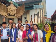 Pakaian Adat Betawi Saat Perayaan Kenaikan Yesus Kristus di Kampung Sawah