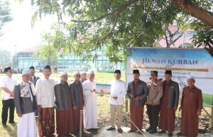 Silaturahmi ke Attaqwa, Nusron Wahid Serahkan Kurban dan Tegaskan Komitmen Lindungi Aset Pesantren