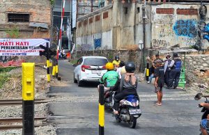 Tak Berizin dan Berbahaya, Perlintasan Ampera Bakal Ditutup Permanen