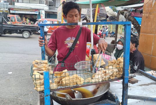 Buntut Harga Minyakita Melonjak, Pedagang Gorengan Beralih ke Minyak Curah