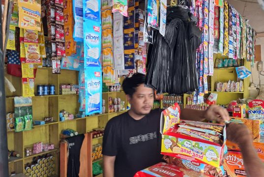 Daya Beli Masyarakat Melemah, Warung Madura di Bekasi Timur Rasakan Dampaknya