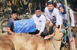Tebar Syukur, PNM Bekasi Salurkan Hewan Kurban ke Warga
