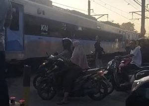 Usai Kecelakaan Maut, Pemerintah Perhatikan Keamanan Perlintasan Kereta di Tambun Selatan