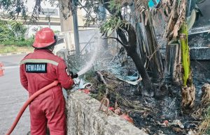 Bakar Sampah Sembarangan, Api Merambat Melahap Gardu PLN Jakasampurna