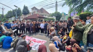 Bahaskan Kenaikan BBM hingga Program MBG, Mahasiswa Sampaikan Pandangan di DPRD