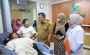 Pemkot Bekasi Tanggung Biaya Pengobatan Korban Kecelakaan di Simpang Unisma