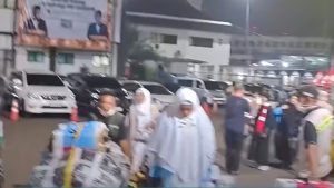 Kloter 1 Jabar Asal Kota Bekasi Tiba di Tanah Air, Satu Jemaah Masih Dirawat di Mekkah