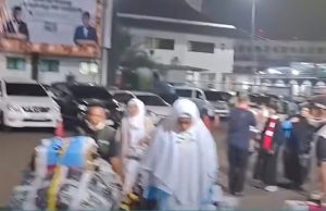 Kloter 1 Jabar Asal Kota Bekasi Tiba di Tanah Air, Satu Jemaah Masih Dirawat di Mekkah