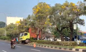 Belum Sebulan, 2 Insiden Kecelakaan Truk Terjadi di Simpang Unisma Bekasi