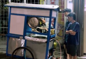 Mie Ayam Pakde Dodo, Legenda Kuliner Malam di Bekasi Selatan