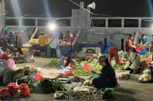Penataan Kawasan, Pedagang Pasar Tumpah Pindah ke Lantai Atap Pasar Baru
