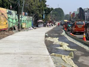 Kondisi Terkini Jalan Ir. H. Juanda Depan Pasar Baru Bekasi, Progres Penataan Jalan dan Trotoar