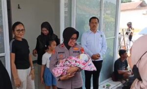 Warga Lambang Jaya Geger, Bayi Ditemukan di Lahan Kosong Dekat Grand Wisata