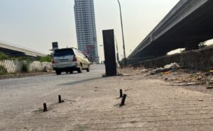 Jalan Raya Kalimalang Penuh Baut Runcing, Ini Penuturan Ketua RT Setempat