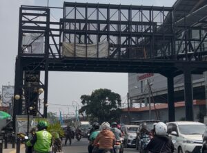 Pembangunan JPO Stasiun Bekasi Mundur dari Target, Ini Penyebabnya