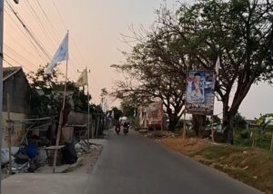 Jelang Pilkades Serentak Bekasi: Dulu Lambang Buah, Kini Wajah Calon Berderet di Jalan