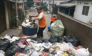 Rencana Olah Sampah Jadi Listrik, Ini Harapan Awak Truk Pengangut Sampah di Bekasi