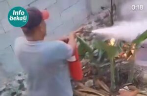 Asap Ganggu Tetangga, Ketua RT di Rawalumbu Turun Tangan Hentikan Pembakaran Sampah