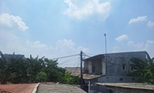 Cuaca Bekasi Terik Hingga 37 Derajat Celsius, Bekasi Utara Angin Kencang