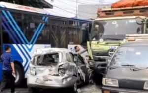Kronologi Grand Livina Dihantam Truk di Simpang TL Sawo: Sopir Meninggal, Penumpang Selamat